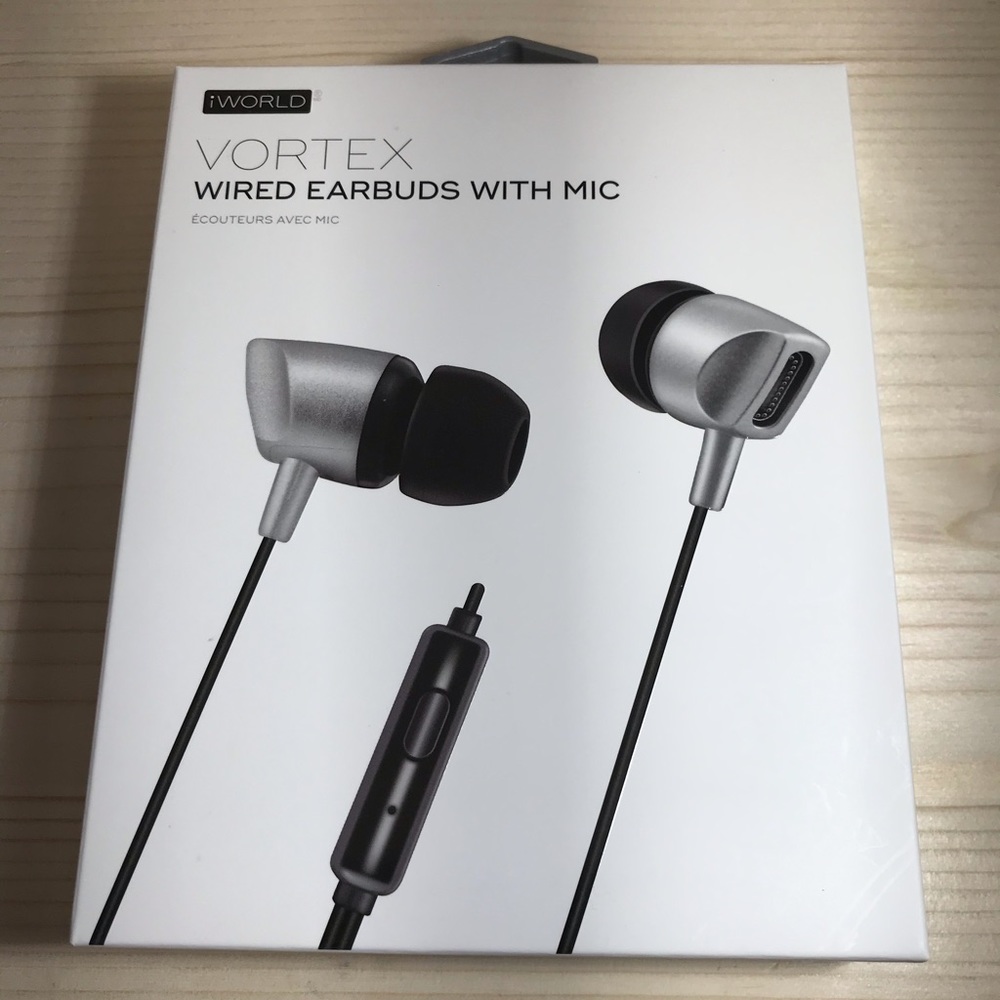 Headphones with aux